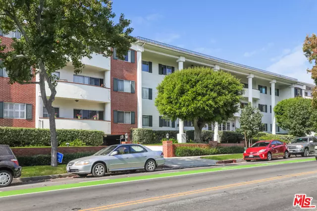 Santa Monica, CA 90403,521 Montana Avenue #215