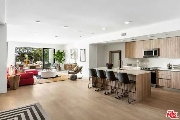 Los Angeles, CA 90068,3651 Regal Place #303