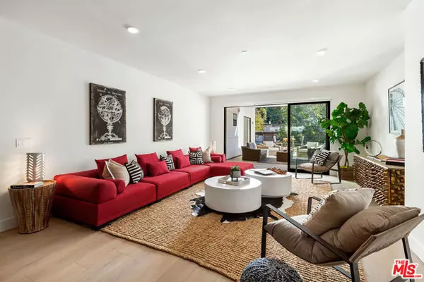 Los Angeles, CA 90068,3651 Regal Place #303