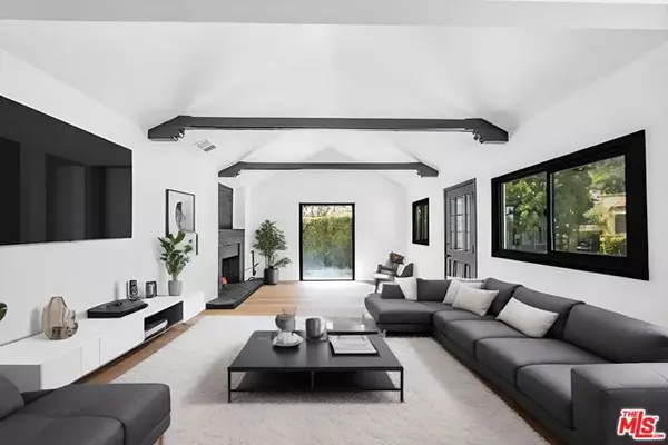 2062 High Tower Drive, Los Angeles, CA 90068