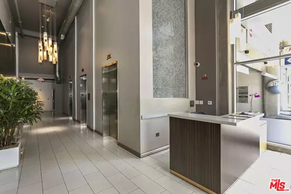 Los Angeles, CA 90015,645 W 9th Street #740