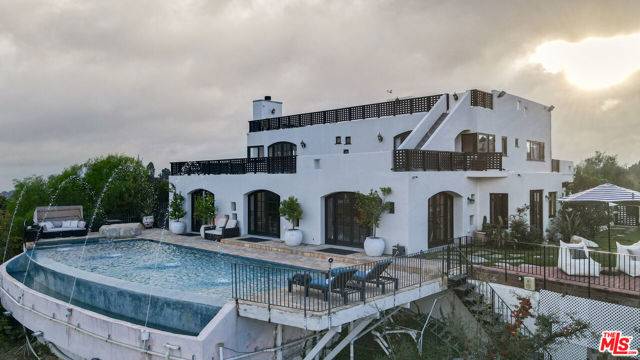 Beverly Hills, CA 90210,13211 Mulholland Drive