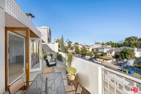 10575 Ashton Avenue #301, Los Angeles, CA 90024