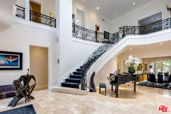 11729 Wetherby Lane, Los Angeles, CA 90077