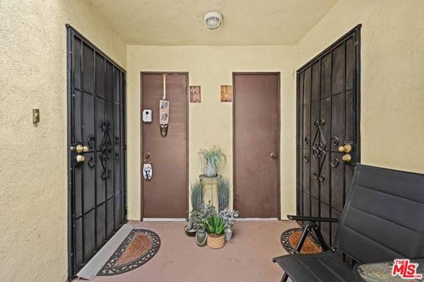 11813 Runnymede Street #14, North Hollywood (los Angeles), CA 91605