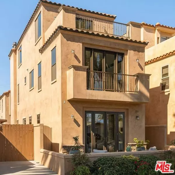 221 12th Street, Huntington Beach, CA 92648