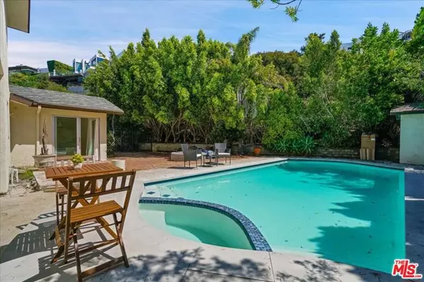 Los Angeles, CA 90046,7900 Zeus Drive