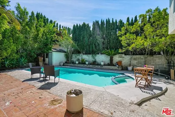 Los Angeles, CA 90046,7900 Zeus Drive