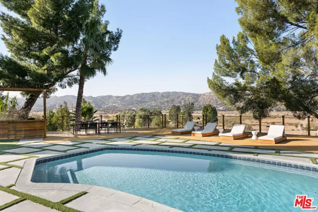 8547 Shoup Avenue, West Hills (los Angeles), CA 91304