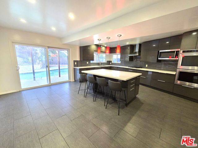 Studio City (los Angeles), CA 91604,3057 Laurel Canyon Boulevard