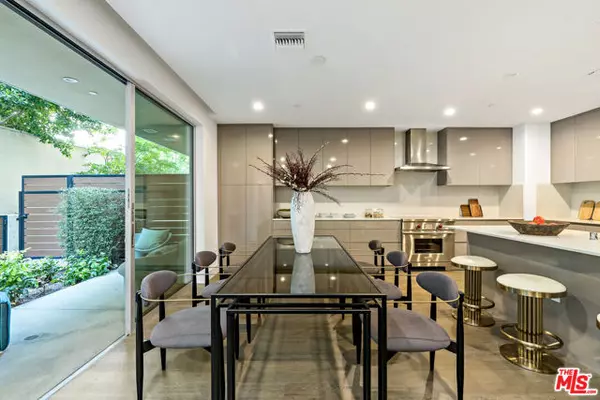 728 N Sweetzer Avenue #115, West Hollywood, CA 90069