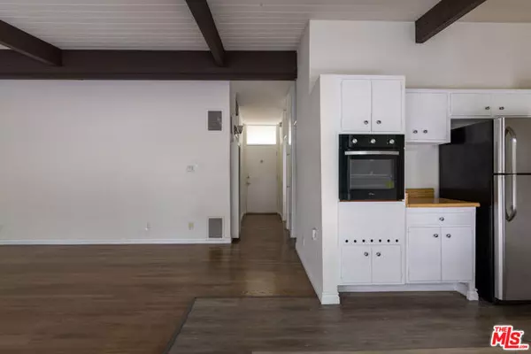 Los Angeles, CA 90034,11133 Rose Avenue #10