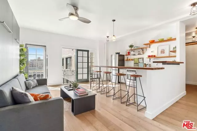 Los Angeles, CA 90006,2121 James M Wood Boulevard #414