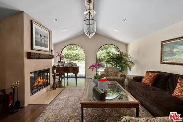 Los Angeles, CA 90077,1618 Stradella Road