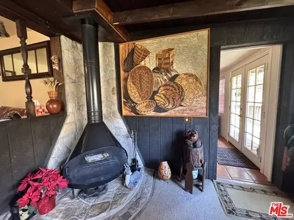 Santa Barbara, CA 93103,1826 Stanwood Drive