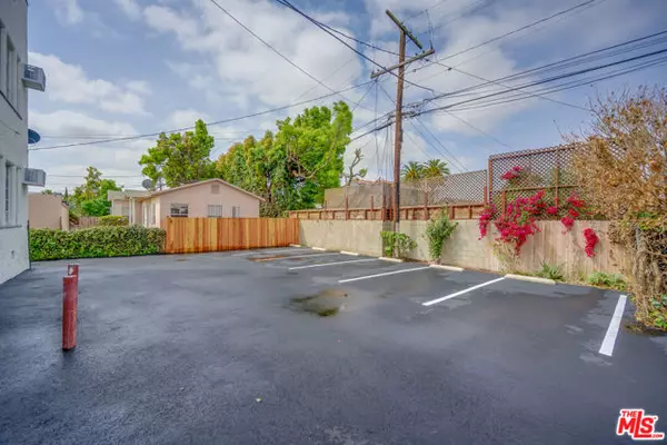 Los Angeles, CA 90016,3035 West Boulevard #201