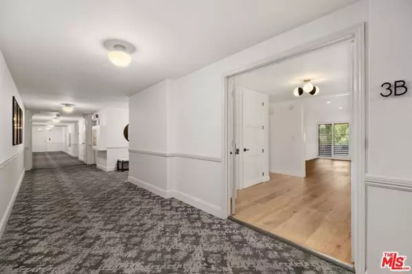 Los Angeles, CA 90004,651 Wilcox Avenue #3B