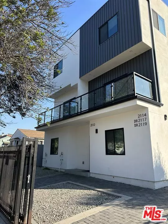 2114 S Highland Avenue, Los Angeles, CA 90016