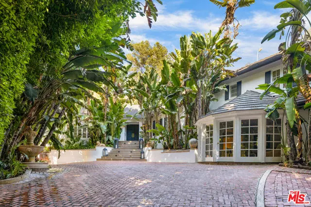 Los Angeles, CA 90068,5630 Valley Oak Drive