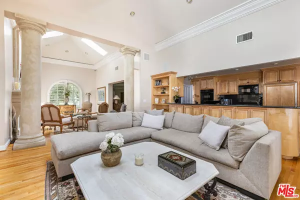 Los Angeles, CA 90068,5630 Valley Oak Drive