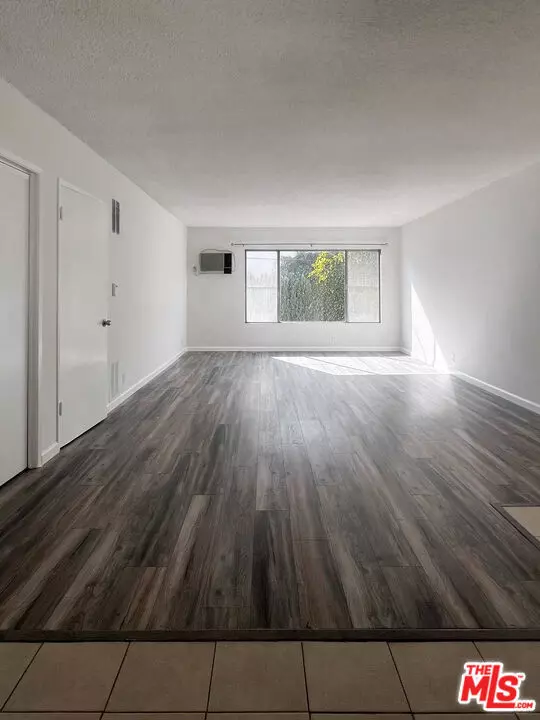 557 N Kings Road #3, West Hollywood, CA 90048