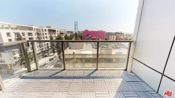 Los Angeles, CA 90015,1155 S Grand Avenue #701