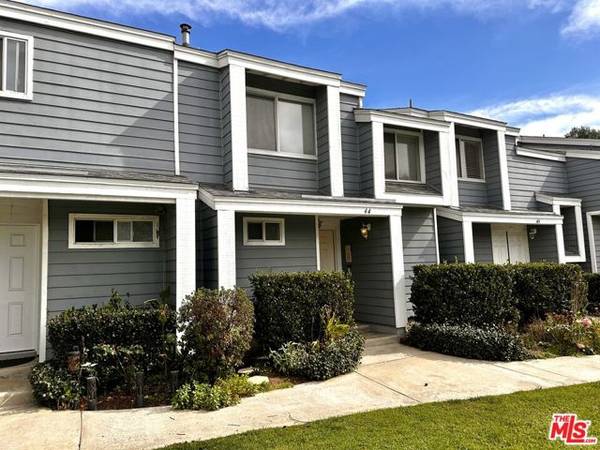 15735 Nordhoff Street #44, North Hills (los Angeles), CA 91343