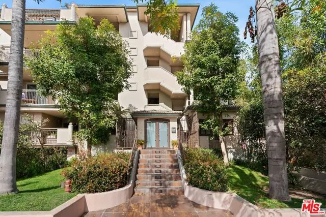 8121 Norton Avenue #202, West Hollywood, CA 90046