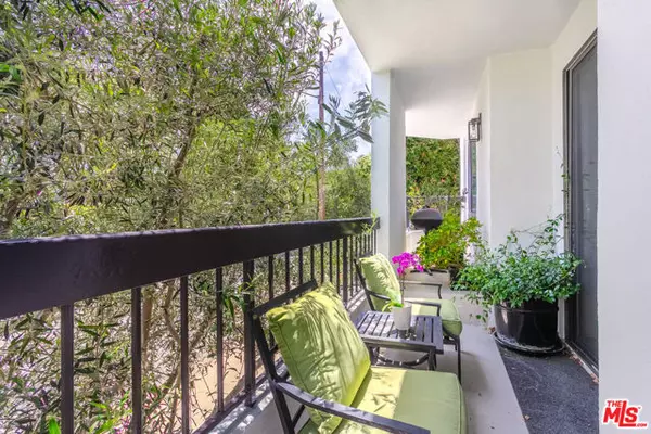 West Hollywood, CA 90069,9033 Vista Grande Street #3