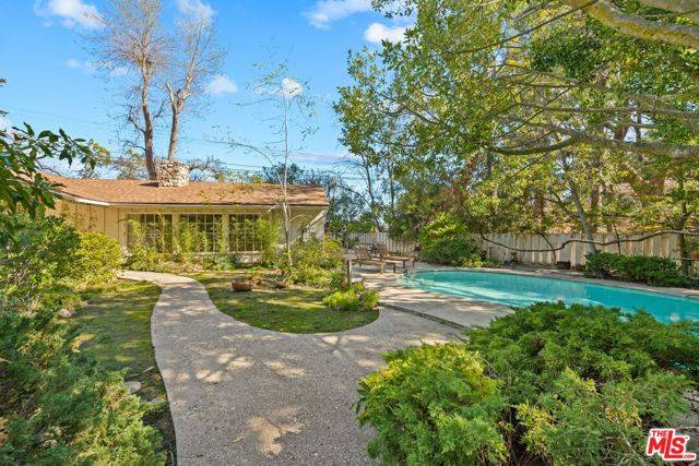 Los Angeles, CA 90049,13257 Chalon Road