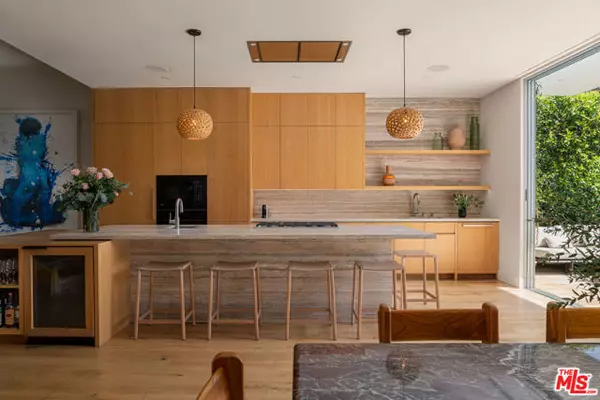 West Hollywood, CA 90048,8756 Ashcroft Avenue