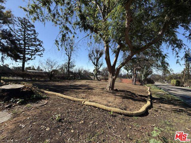 516 E Las Flores Drive, Altadena, CA 91001