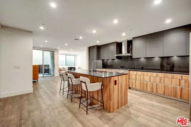 West Hollywood, CA 90069,728 N Sweetzer Avenue #117