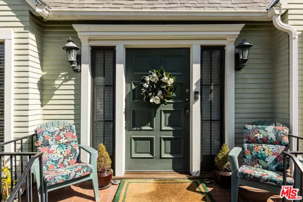 Los Angeles, CA 90049,880 WELLESLEY Avenue