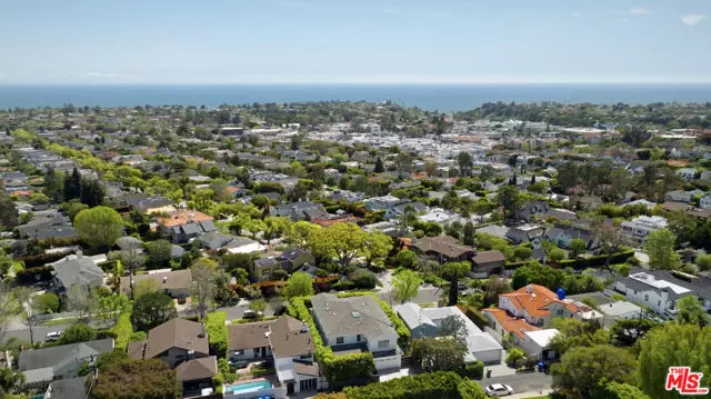 Pacific Palisades (los Angeles), CA 90272,14940 Mc Kendree Avenue