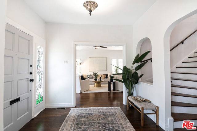 Los Angeles, CA 90068,2001 Holly Hill Terrace