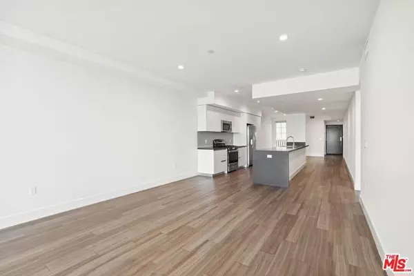 Los Angeles, CA 90049,11818 Dorothy Street #102