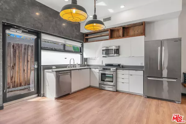 Venice (los Angeles), CA 90291,815 Hampton Drive #4