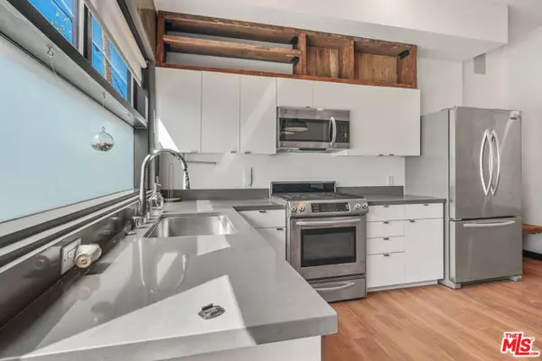 Venice (los Angeles), CA 90291,815 Hampton Drive #4