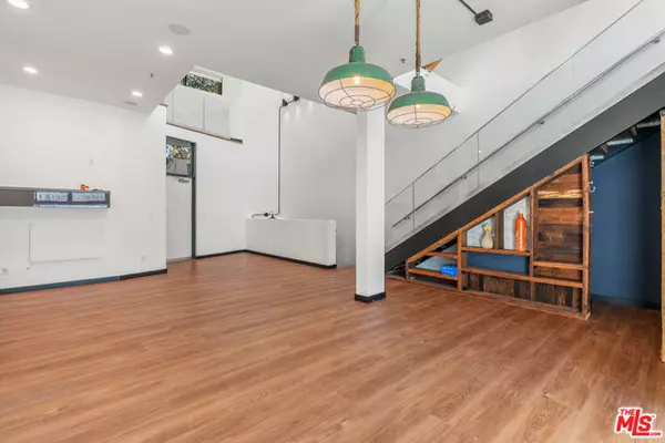 Venice (los Angeles), CA 90291,815 Hampton Drive #4