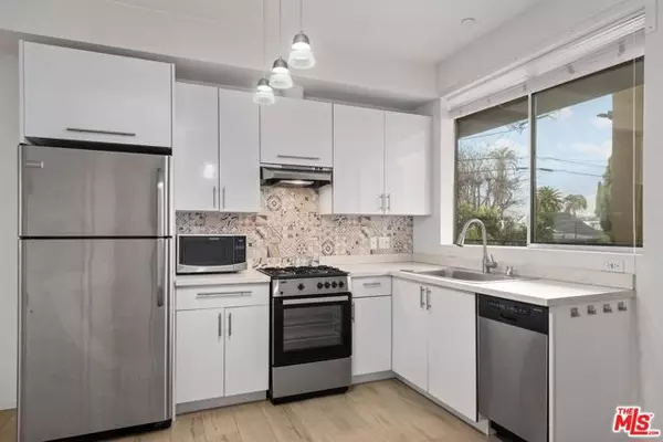 Los Angeles, CA 90019,1183 Crenshaw Boulevard