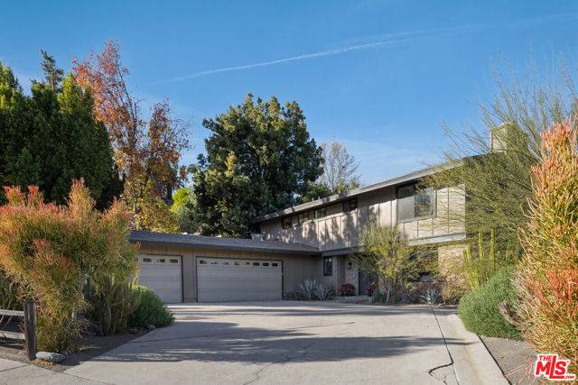 24417 Clipstone Street, Woodland Hills (los Angeles), CA 91367