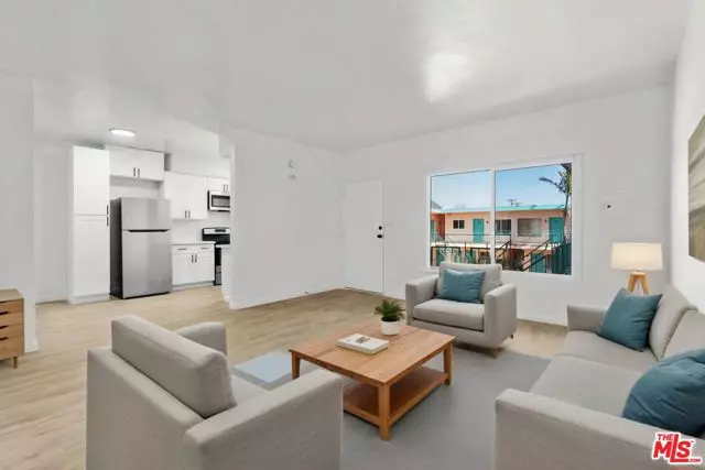 7825 W Manchester Avenue #3, Playa Del Rey (los Angeles), CA 90293