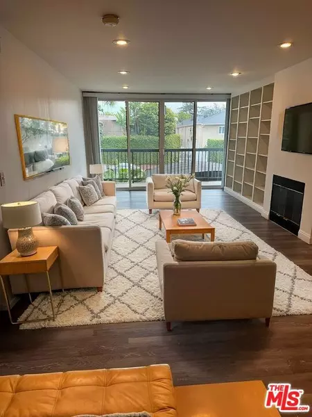 1351 N Crescent Heights Boulevard #207, West Hollywood, CA 90046