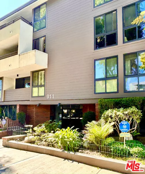 911 N Kings Road #102, West Hollywood, CA 90069