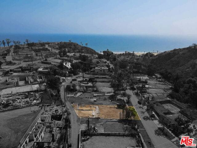 582 Radcliffe Avenue, Pacific Palisades (los Angeles), CA 90272