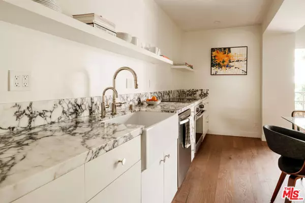 West Hollywood, CA 90069,1131 Alta Loma Road #420