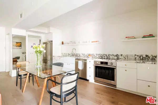 West Hollywood, CA 90069,1131 Alta Loma Road #420