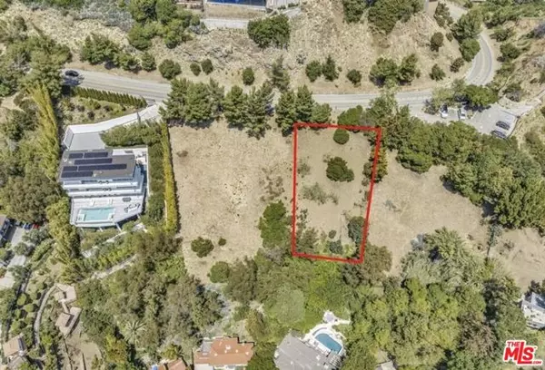 Los Angeles, CA 90068,7060 Mulholland Drive