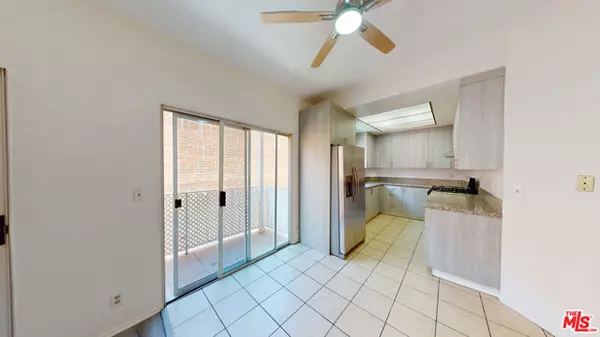 Encino (los Angeles), CA 91316,5135 Zelzah Avenue #203